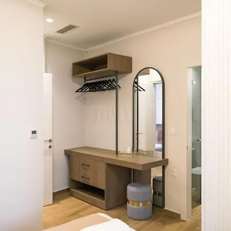 In Heart Of Old Town Saint Rocco's Chic Appartamento *