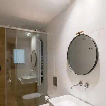 In Heart Of Old Town Saint Rocco's Chic Appartamento *