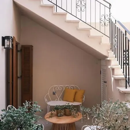 In Heart Of Old Town Saint Rocco's Chic Appartamento